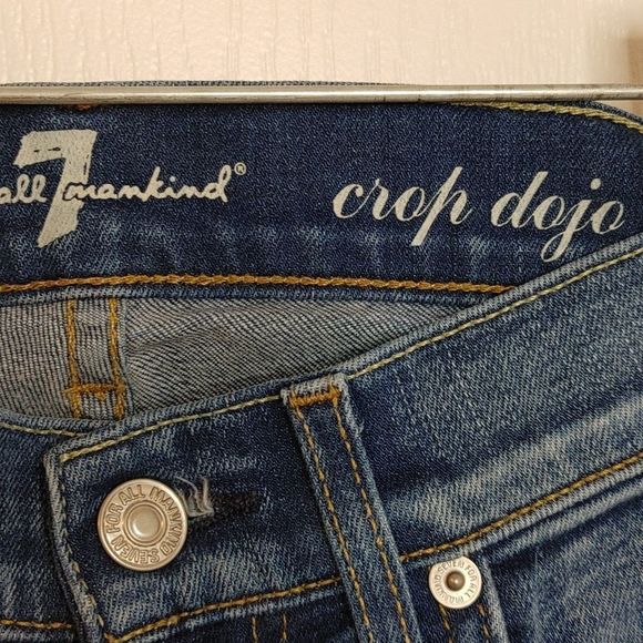 7 for all Mankind Cropped Jeans Size 24 - Picture 2 of 6